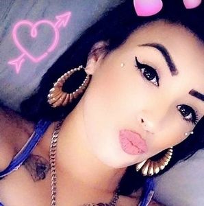 Meet your Posher, Monii